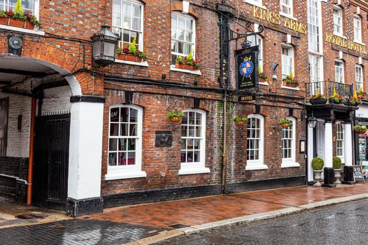 The Kings Arms And Royal Hotel, Godalming, Surrey Exterior photo
